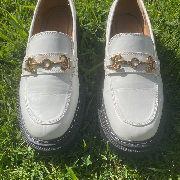 White Sam Edelman Eileen Loafers With Gold Hardware - Picture 3 of 4